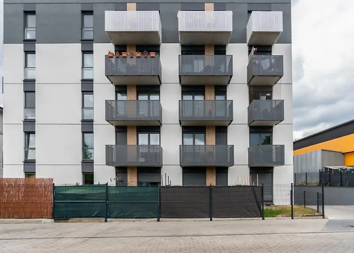 Apartments With Garden Dmowskiego 81 By Noclegi Renters