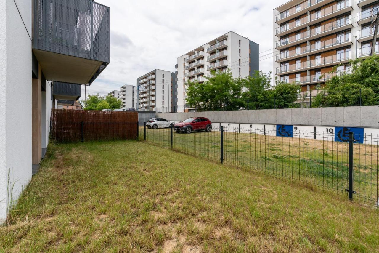 With Garden Dmowskiego 81 By Renters Poznan