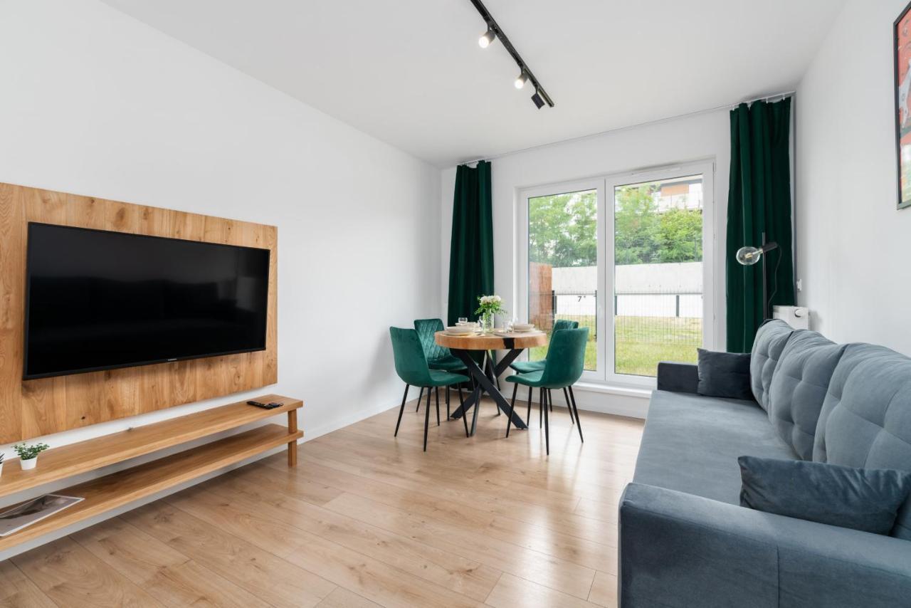 Apartment With Garden Dmowskiego 81 By Renters Poznan