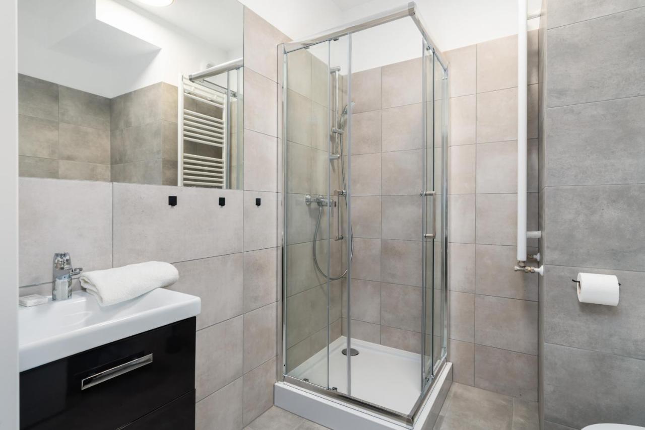 With Garden Dmowskiego 81 By Renters Apartament